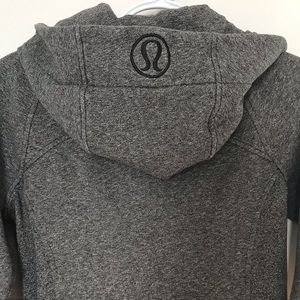 Lululemon Sweater (Size 4)